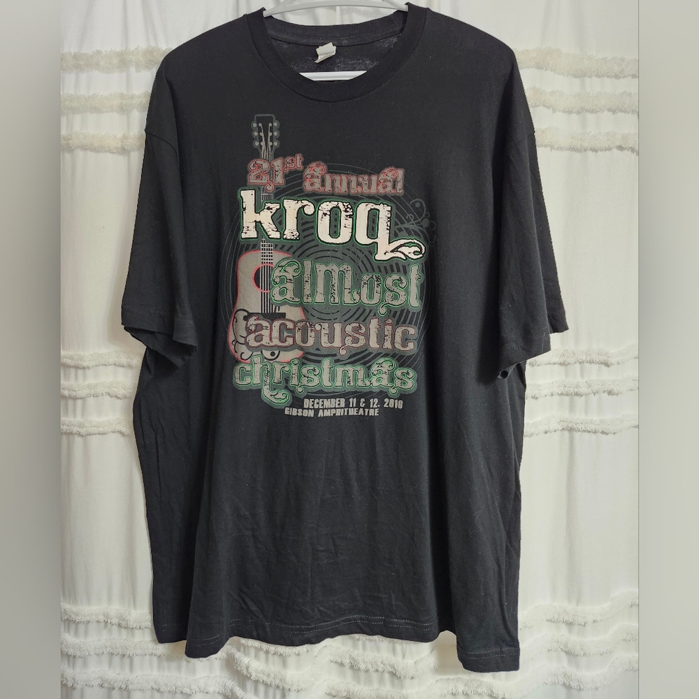 Men's XL KROQ "Almost Acoustic Christmas" Concert 2010. T- Shirt.